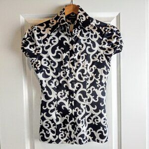 Bebe Signature Logo B&W Silk Print SS Blouse